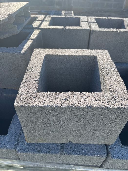 Blocos de betão a venda 
Oportunidade Blocos de betao lote comple