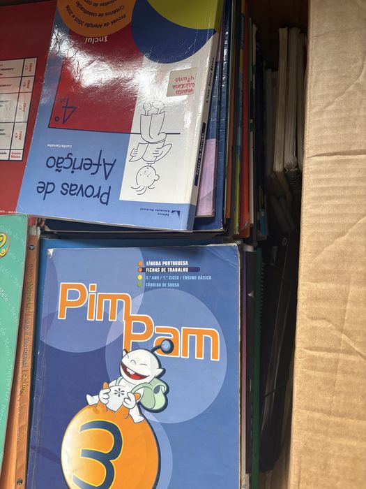 Vendo livros escolares do 1.* ao 12.* ano