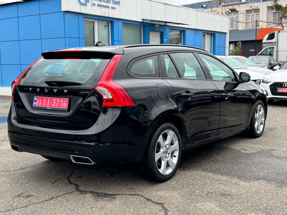 VOLVO V60 RESTYLING D4 2.0 Diesel 190 к.с. 8-ст. автомат