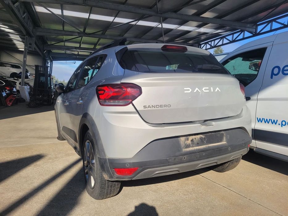 Dacia Sandero Stepway 2024 para peças