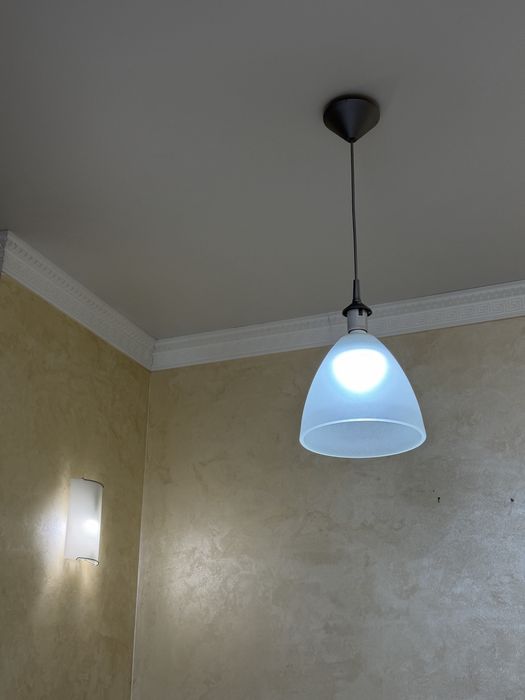 Продам люстры и бра на стену в спальню