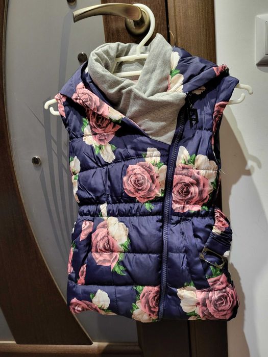 Продам жилет дитячий  бу