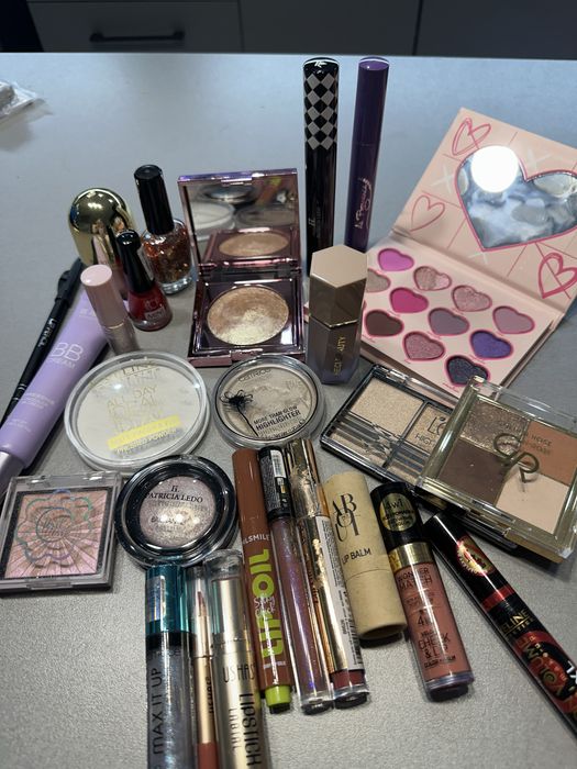 Лот косметики хороший стан
