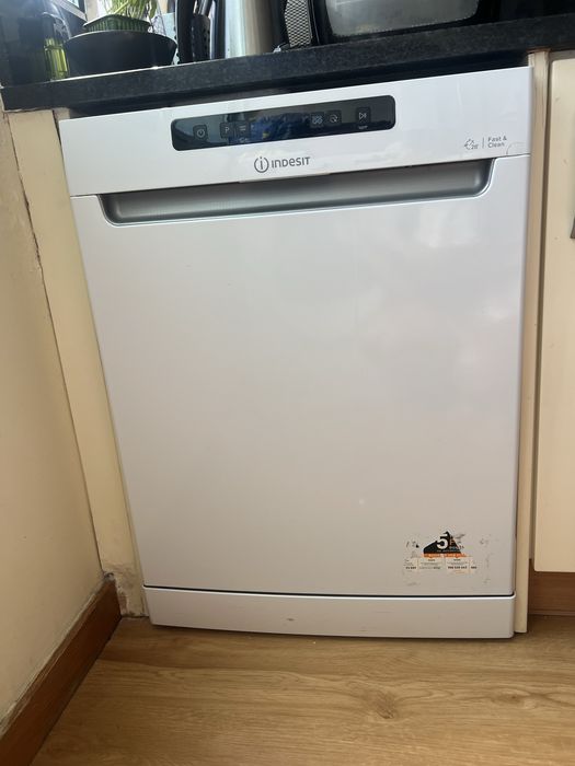 Máquina de lavar louça Indesit