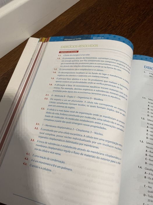 Livro de biologia e geologia 10º ano