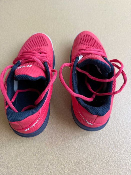 Yonex Power Cushion AD-ACCEL Junior Clay - sunset red 36