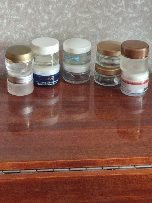 Продаю баночки для крема 10шт.цена 20гр шт.