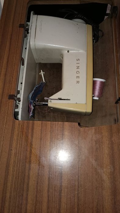Maquina de Costura Singer