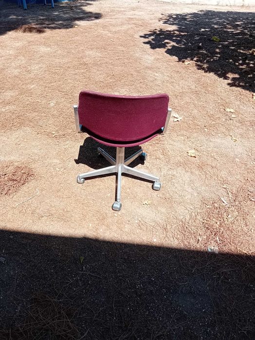 Cadeita de escritório  rotativa