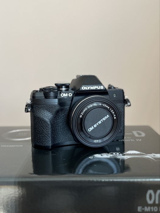 Olympus  E-M10 Mark IV