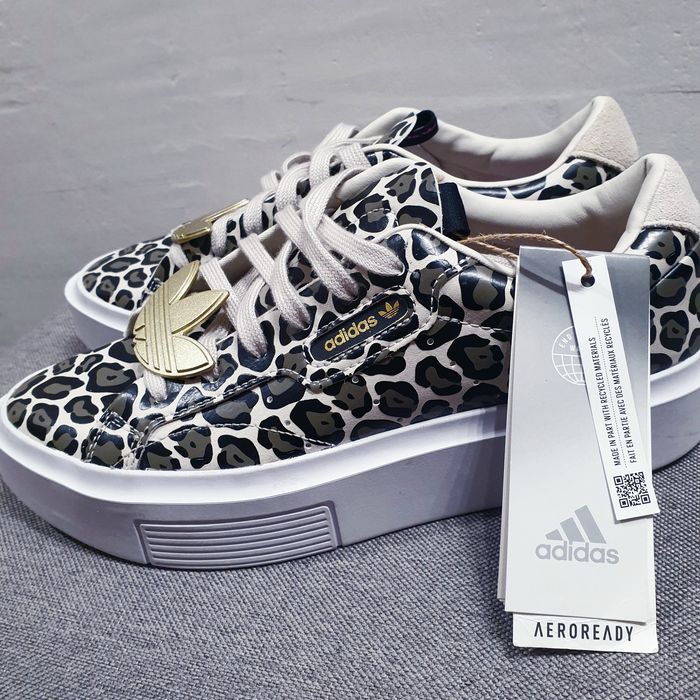 Adidas 24см кросівки жіночі 38