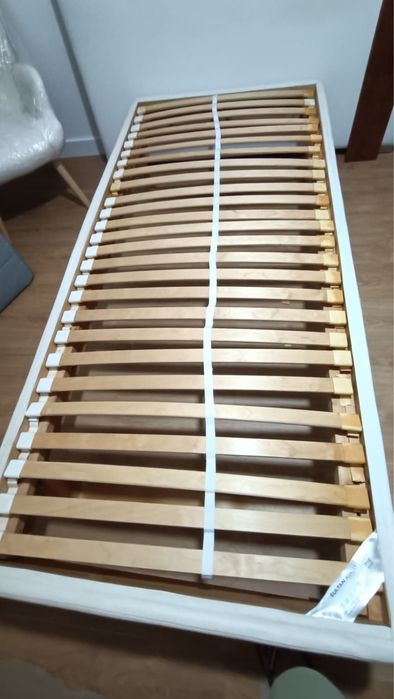 Cama solteiro IKea