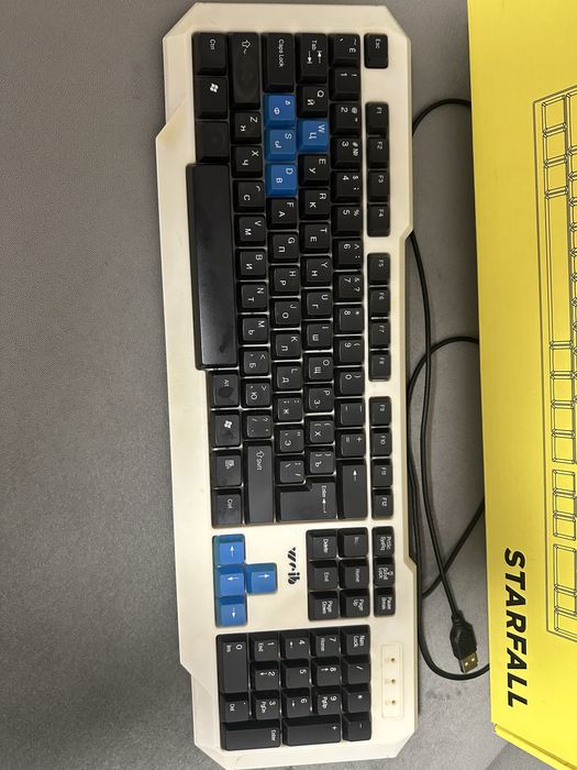 Ігрова клавіатура з кольоровим підсвічуванням Weibo