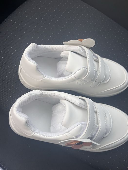 Tenis novos n35 ( pequeno)