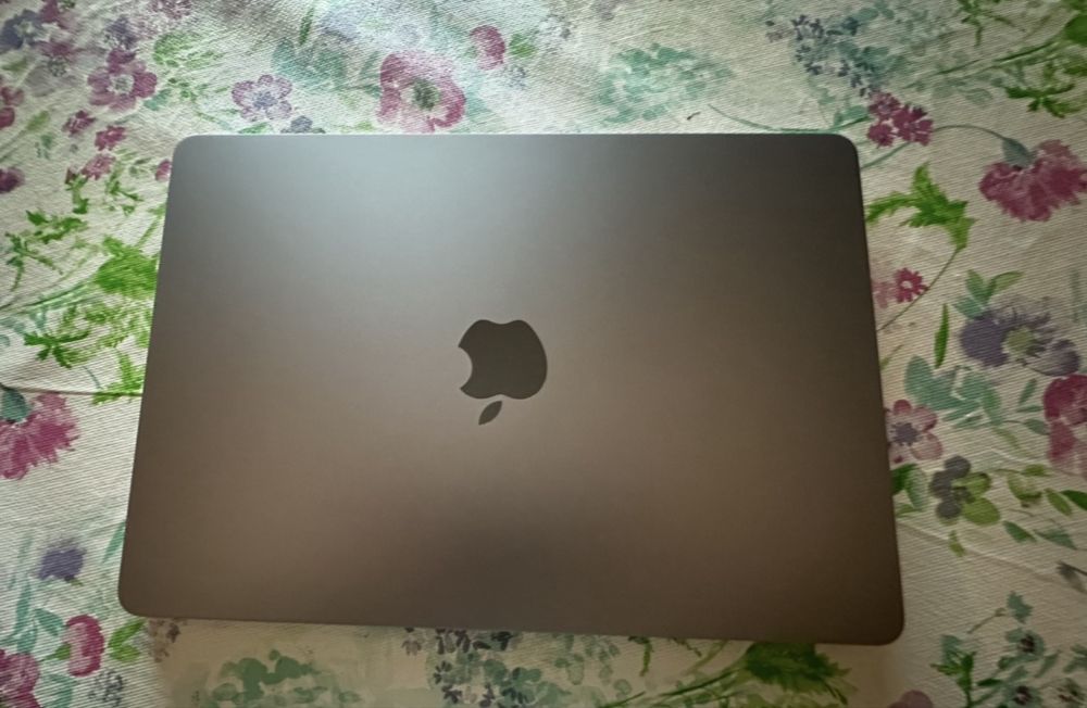 Macbook Air M3 13” 16GB -9 ciclos | Garantia 2028 | Magic Mouse Nova