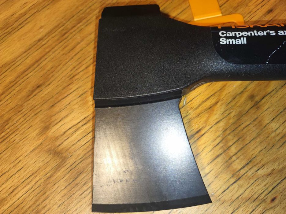 Siekiera Fiskars carpenter's axe small