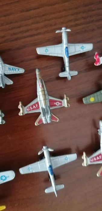 Aviões em metal miniaturas