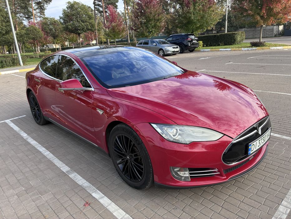Tesla Model S 85kw 2015 рік