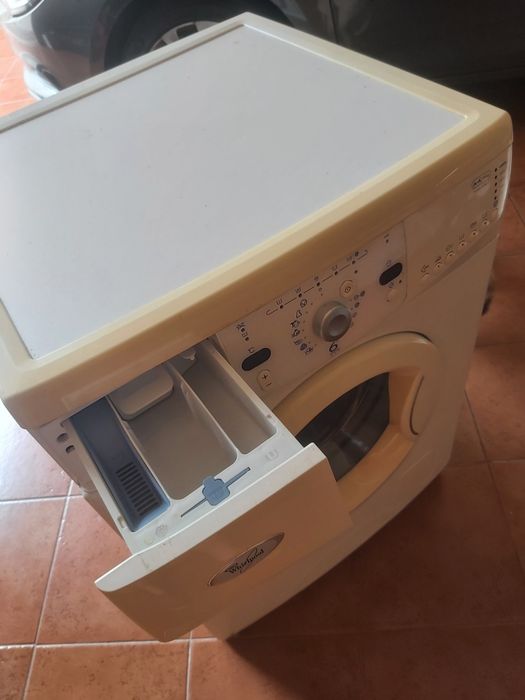 Máquina de lavar roupa Whirlpool 6 kgs