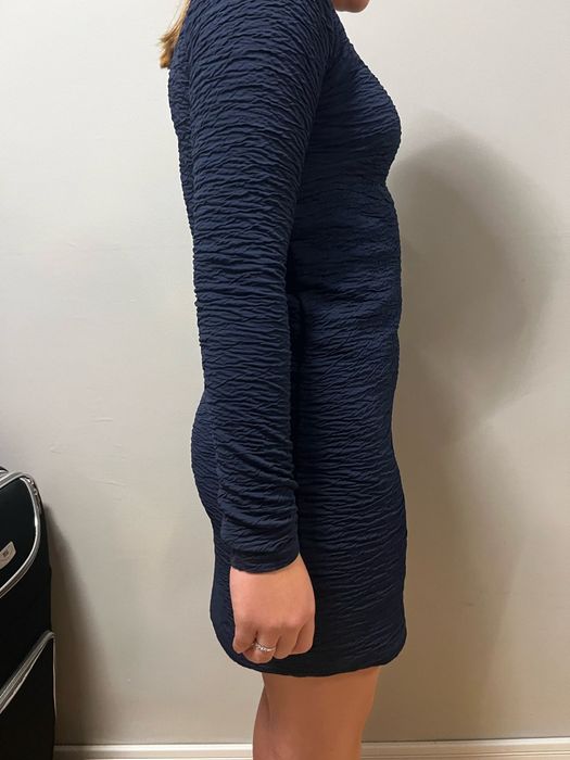 Sukienka dopasowana granatowa