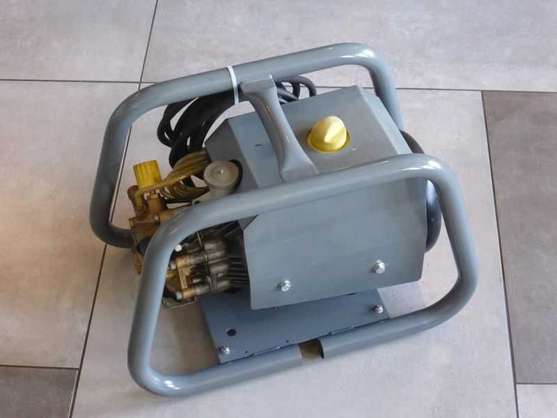 Myjka KARCHER HD 715 cage -380V -Super stan