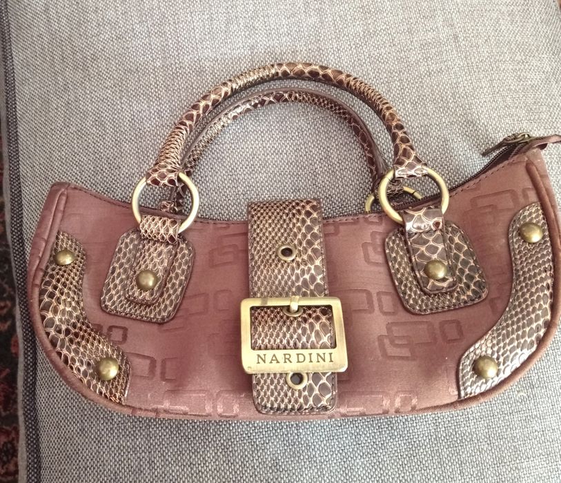 Mała zgrabna torebka