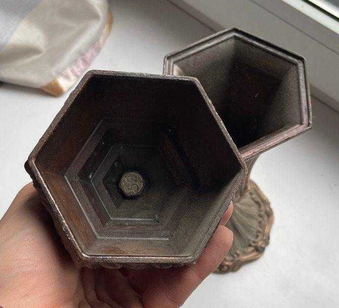 Ваза декоративна металева