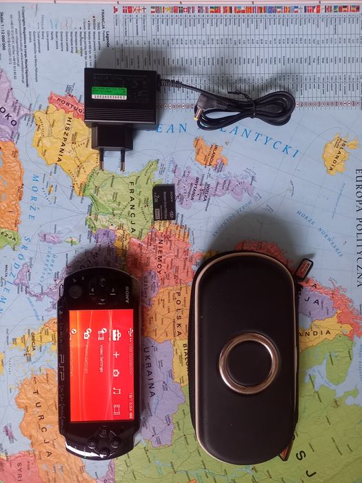 Konsola Sony psp 3004 (3000) slim 17 gier