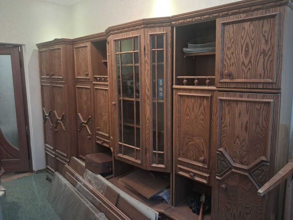 Стінка у вітальню. Терміново