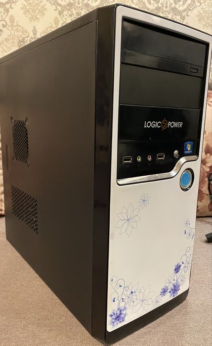 Компютер + клавіатура + мишка !!!