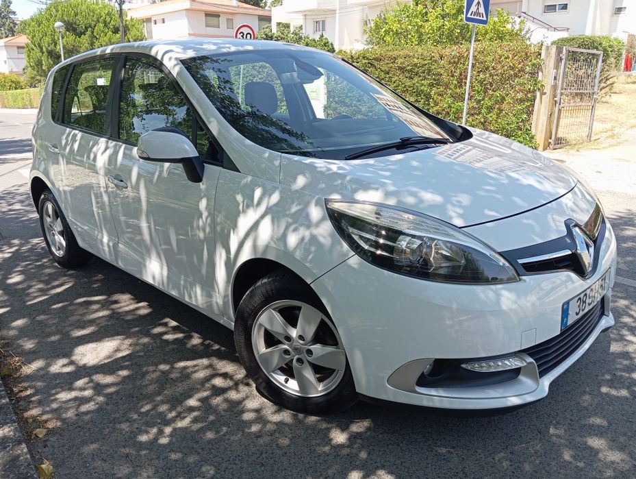 Renault Scénic Dynamique 1.5 dCi 110 cv | 2014 | Caixa de 6 Velocidades