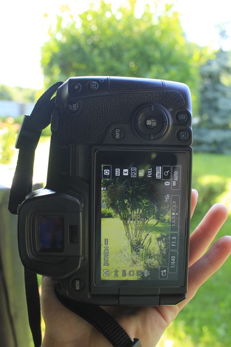 Продам Canon eos R