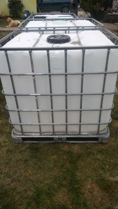 Zbiornik 1000 litrowy.