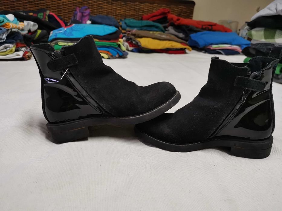 Botas de menina em pele tam. 30 excelentes. Pouco usadas