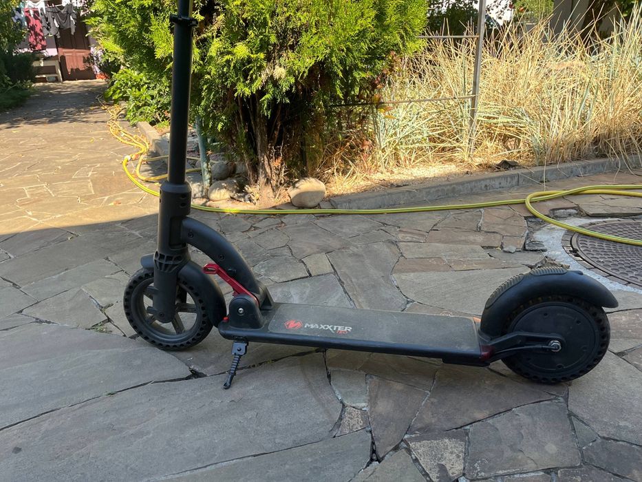 Електросамокат Maxxter