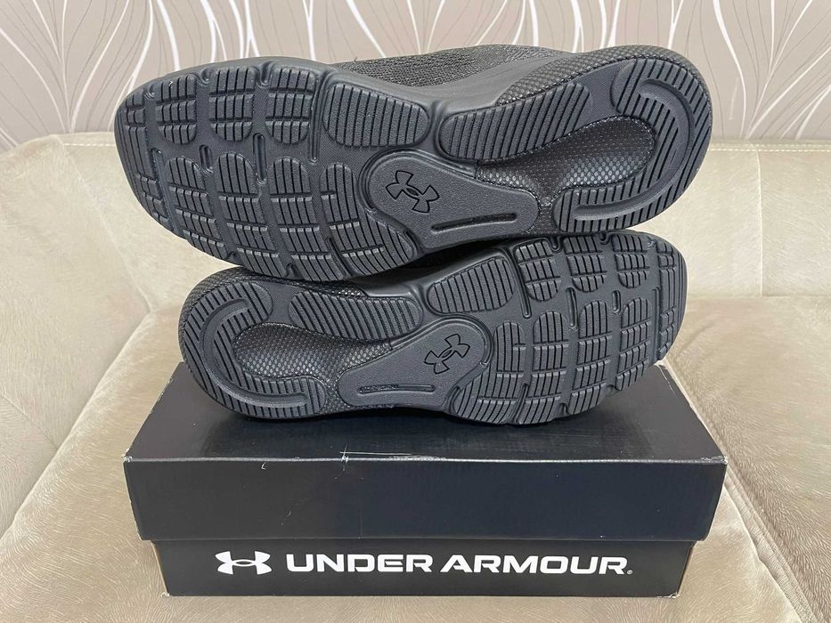 Кросівки Under Armour Turbulence ОРИГІНАЛ розмір 46EUR або 30 см