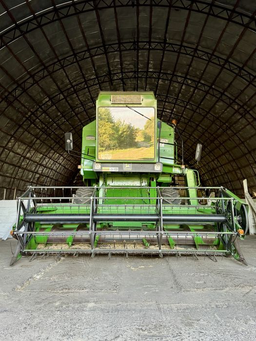 Комбайн John Deere 1055