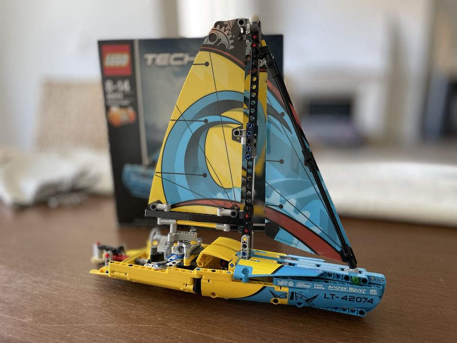 LEGO Technic Racing Yacht 42074 Kit de construção
