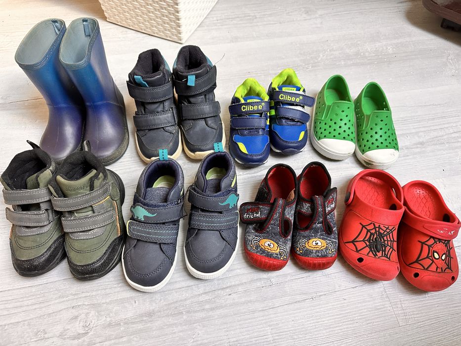 Ubrania i buty chłopięce