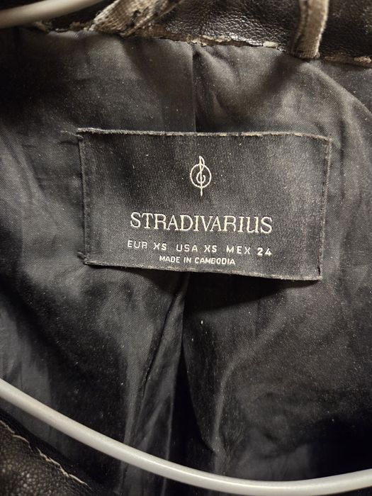 Czarna ramoneska kurtka skórzana eko skóra biker jacket Stradivarius