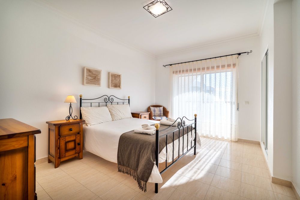 Apartamento T1 com Vista Mar e Piscina perto da Praia