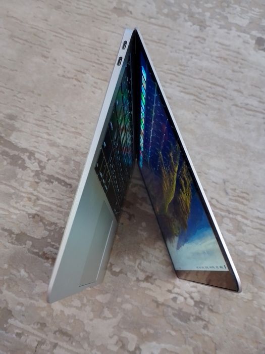 MacBook Air 2020  13"Quad Core i5/8gb/500