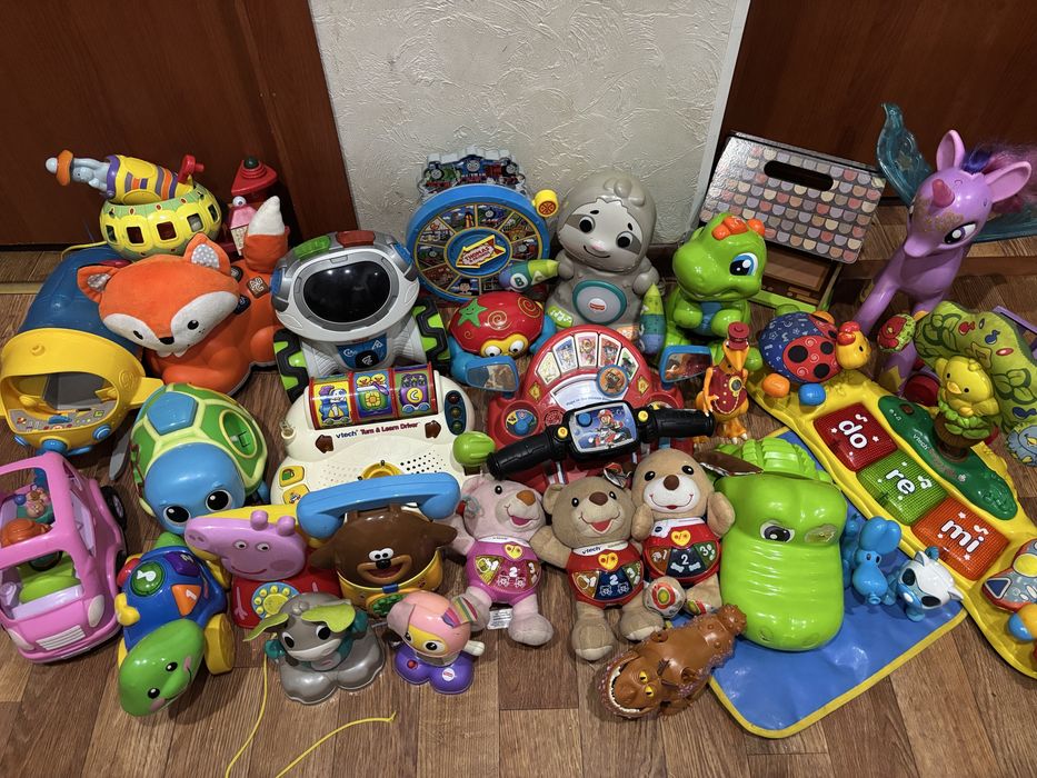 Іграшки з Европи сортер, планшет, музичні игрушки Fisher Price, Vtech