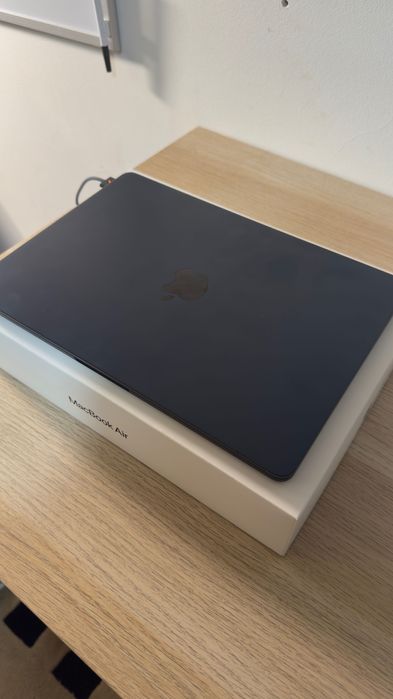 Vendo MacBook Air 13'' | 2025 | M4  Com 4 meses .