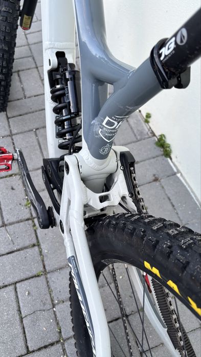Commencal com suspenção nova