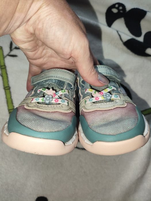 продам кроссовки детские  Clarks 24  р
