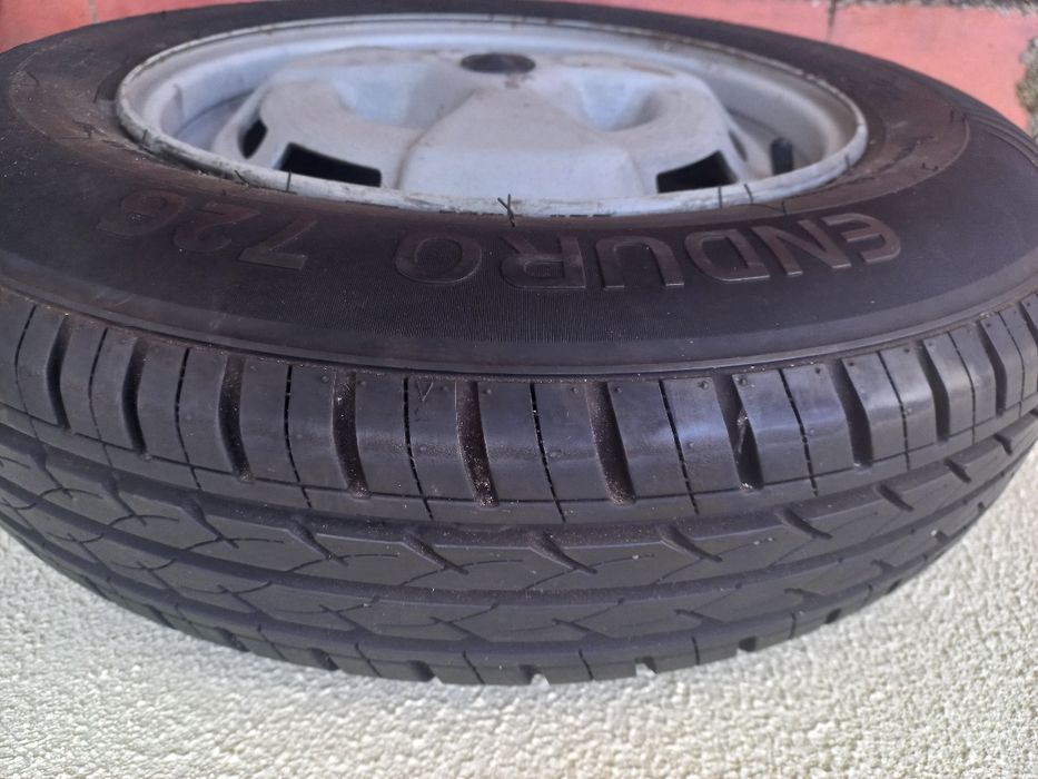 Citroen Visa 5 Jantes 185€ /3 Pneus 60€/5 Frisos 50€