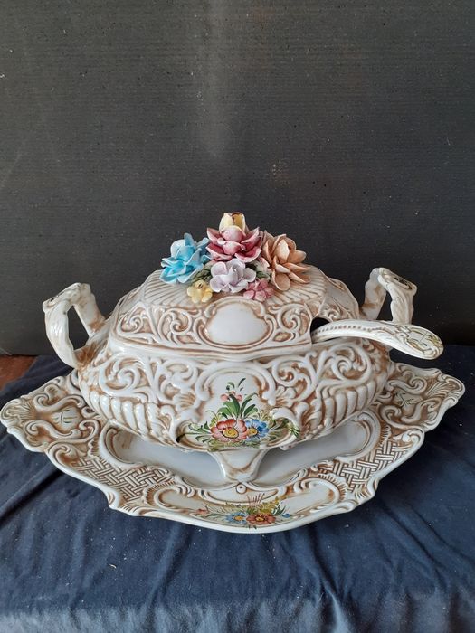 Porcelanas em ótimo estado