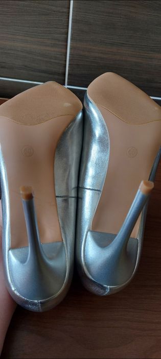 Туфлі лодочки на каблуку