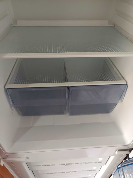 Frigorífico combinado de encastre AEG